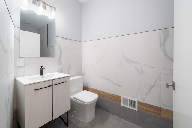 21 Hancock Ave Unit 1, Jersey City, NJ 07307 - bathroom featuring tile walls and vanity