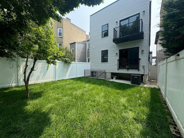 141 Sherman Ave Unit 1, Jersey City, NJ 07307 - back of house featuring a fenced backyard