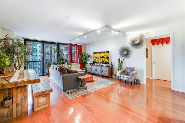 Listing photo 3 for 700 Grove St Unit 7A, Jersey City NJ 07310