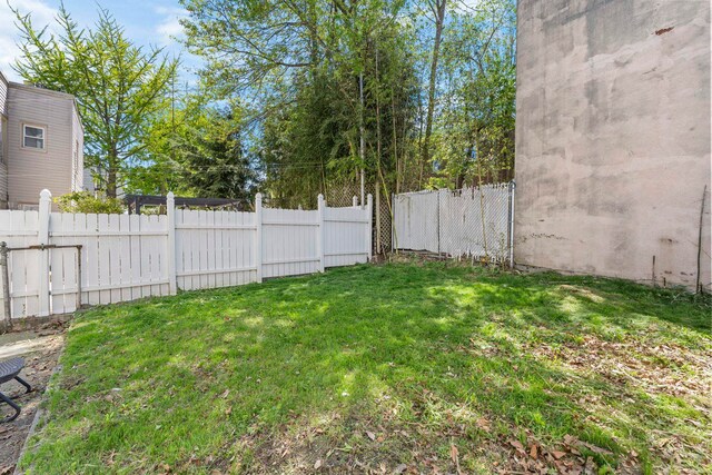 57 Booraem Ave, Jersey City, NJ 07307 - view of yard