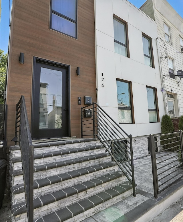 176 Griffith St Unit 1, Jersey City, NJ 07307 - photo 1