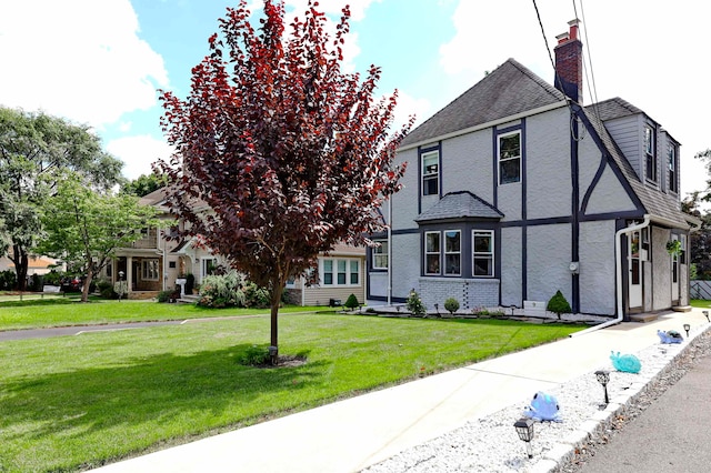 view of front of property with a front yard