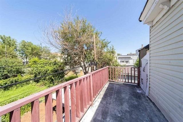 481 Martin Luther King Jr Dr, Jersey City, NJ 07304 - view of balcony