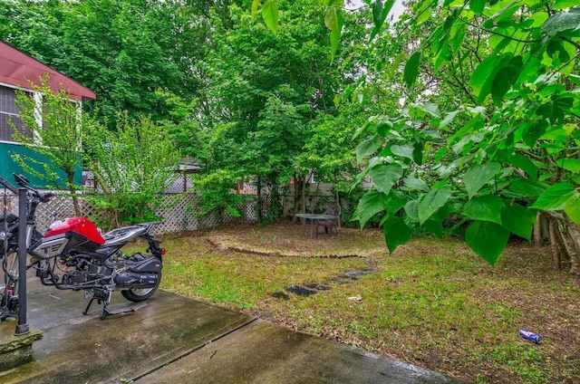 27 W 4th St, Bayonne, NJ 07002 - view of yard