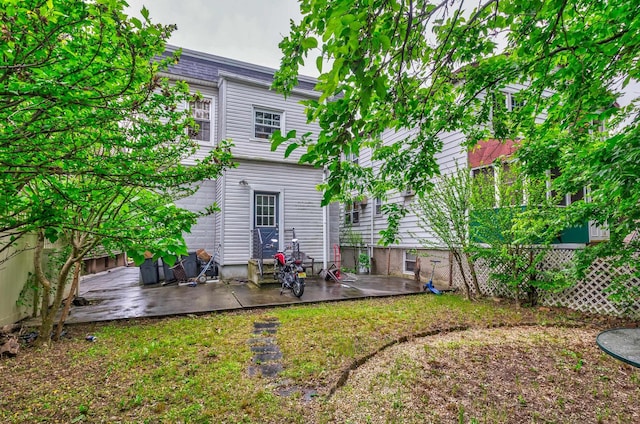 27 W 4th St, Bayonne, NJ 07002 - back of property with a patio area