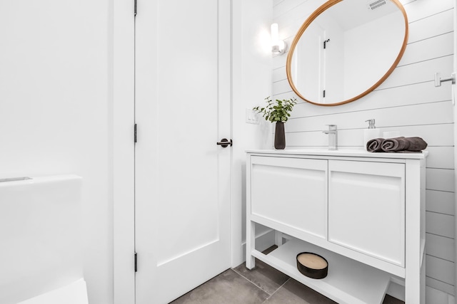 2602 Palisade Ave, Weehawken, NJ 07086 - bathroom featuring vanity