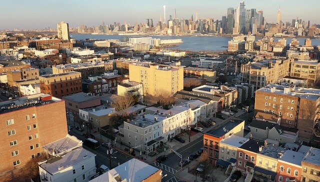 552 38th St Unit 3, Union City, NJ 07087 - view of city skyline
