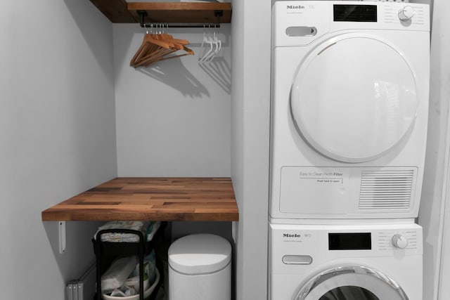 123 Willow Ter, Hoboken, NJ 07030 - laundry room with stacked washer and clothes dryer