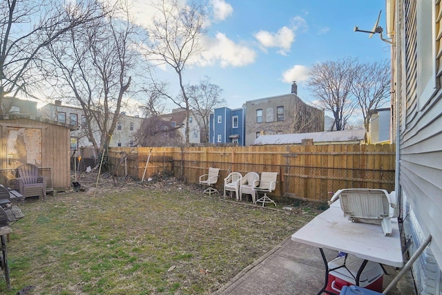 view of yard with a shed