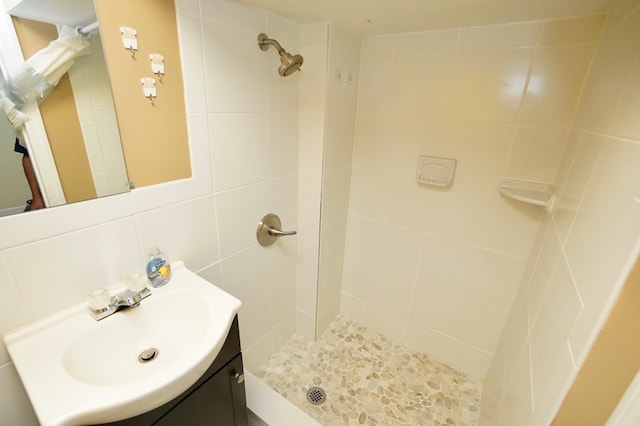 6034 Palisade Ave, West New York, NJ 07093 - bathroom with a tile shower and vanity