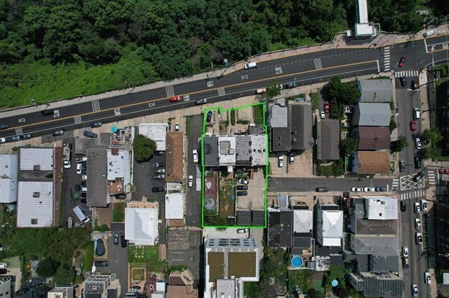 296 Paterson Plank Rd, Jersey City, NJ 07307 - view of property location featuring property boundaries highlighted