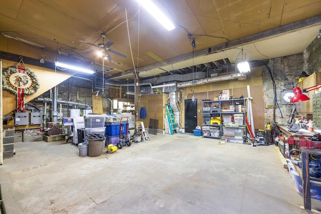 garage featuring ceiling fan