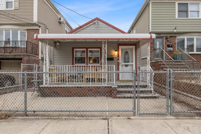 view of front facade with covered porch