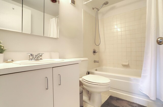 463 1st St Unit 3B, Hoboken, NJ 07030 - full bath featuring shower / tub combo, toilet, and vanity