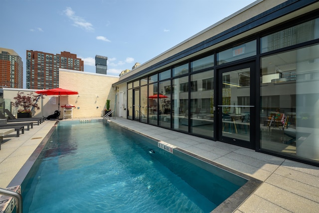 160 1st St Unit 1013, Jersey City, NJ 07302 - community pool featuring a patio area