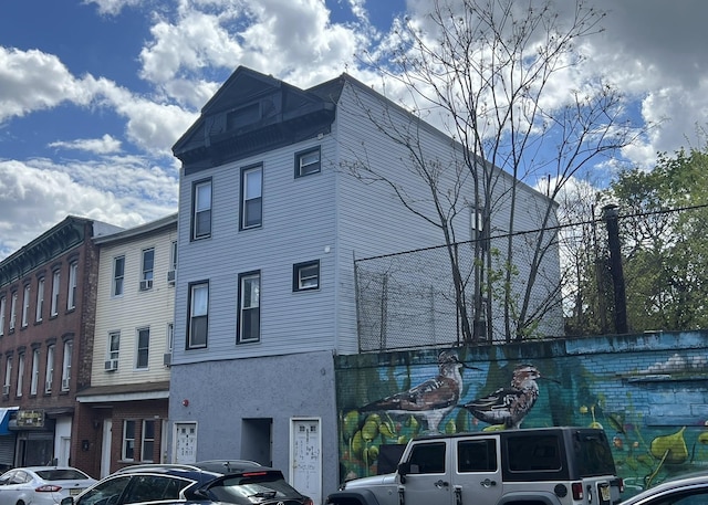 529 Communipaw Ave, Jersey City, NJ 07304 - view of home's exterior