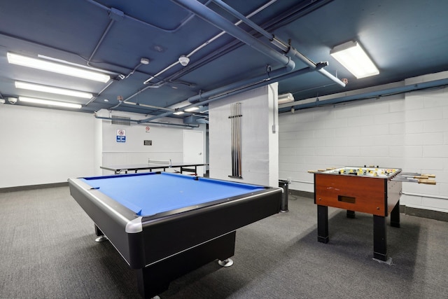 playroom featuring pool table