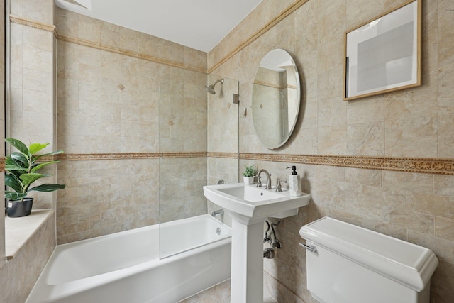 48 W Hamilton Pl Unit 5, Jersey City, NJ 07302 - bathroom featuring tile walls and shower / bath combination