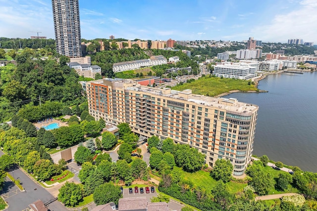 bird's eye view with a water view