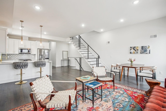 98 Van Horne St, Jersey City, NJ 07304 - photo 1