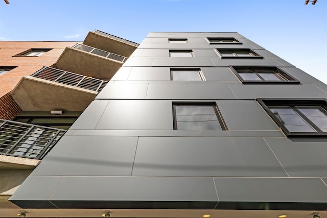 391 Palisade Ave Unit 202, Jersey City, NJ 07307 - view of property
