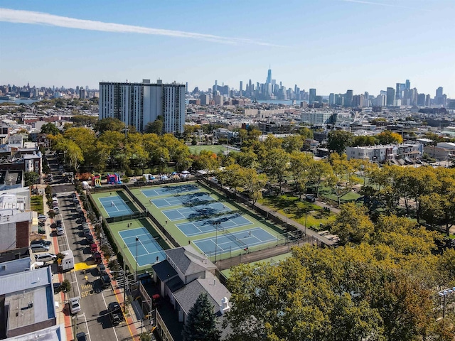 drone / aerial view with a view of city