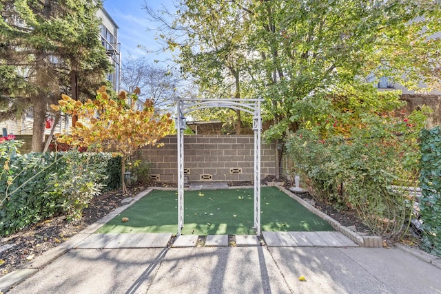 exterior space featuring a fenced backyard