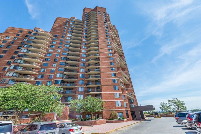 1011 Harmon Cv Unit 1011, Secaucus, NJ 07094 - view of apartment building / complex