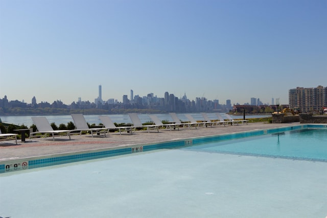 view of swimming pool