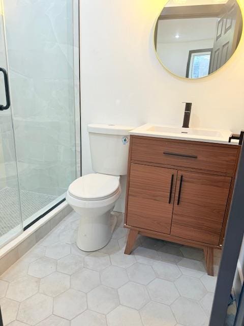 530 45th St, Union City, NJ 07087 - full bath with vanity and a stall shower