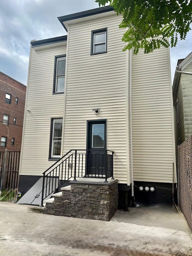 530 45th St, Union City, NJ 07087 - view of front of house