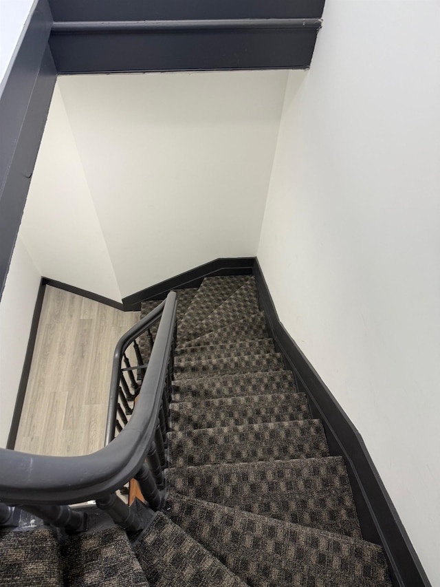 530 45th St, Union City, NJ 07087 - stairway with carpet flooring