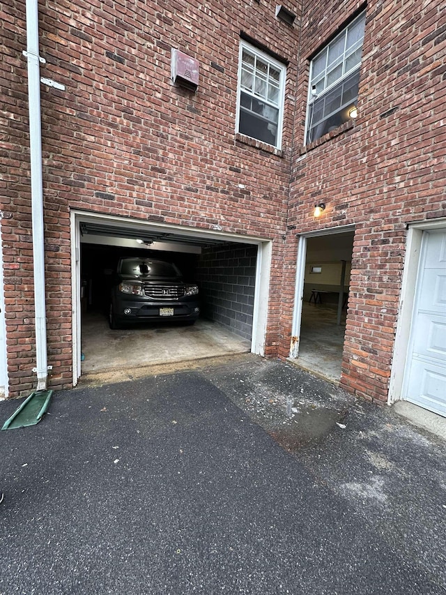 186 Highlands Ave Unit 5A, Clifton, NJ 07011 - garage with driveway