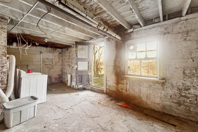 basement with washer / clothes dryer