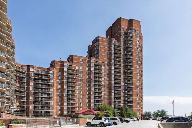 401 Harmon Cv, Secaucus, NJ 07094 - view of apartment building / complex featuring uncovered parking