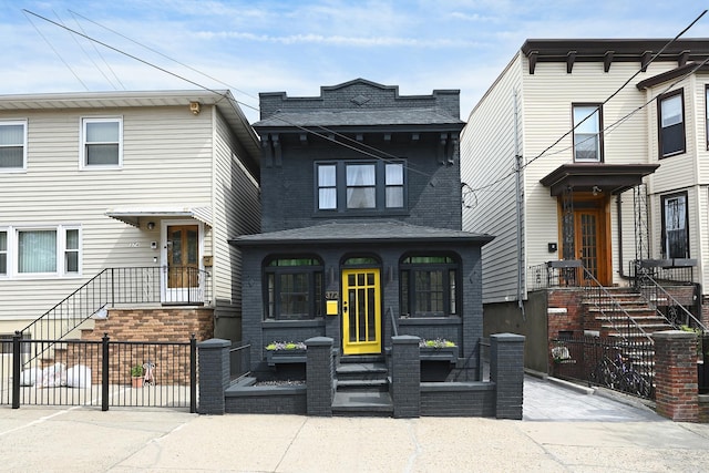 372 Webster Ave, Jersey City, NJ 07307 - view of front facade featuring a fenced front yard
