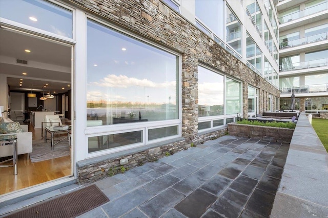 9 Somerset Ln Unit 118, Edgewater, NJ 07020 - view of patio