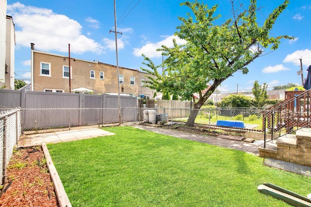 11 Veterans Ct, Bayonne, NJ 07002 - view of fenced backyard