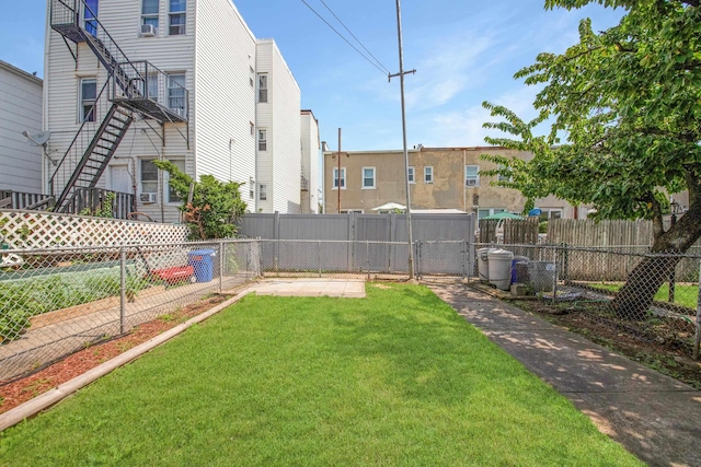 11 Veterans Ct, Bayonne, NJ 07002 - fenced backyard with a gate