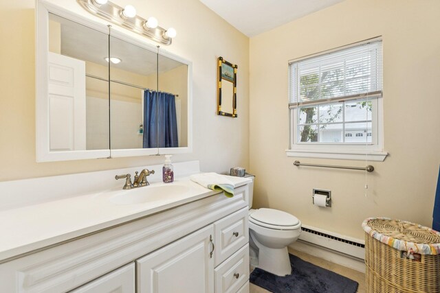 1072 Argyll Cir, Lakewood Township, NJ 08701 - full bathroom with a baseboard heating unit, vanity, toilet, and curtained shower
