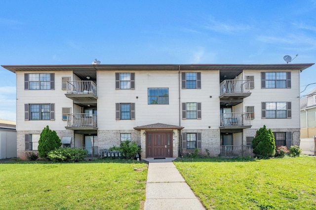 539 Bayway Cir Unit 2C, Elizabeth, NJ 07202 - view of apartment building / complex