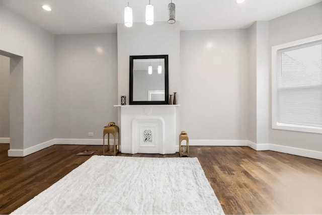 330 Forrest St, Jersey City, NJ 07304 - living area featuring wood finished floors and recessed lighting