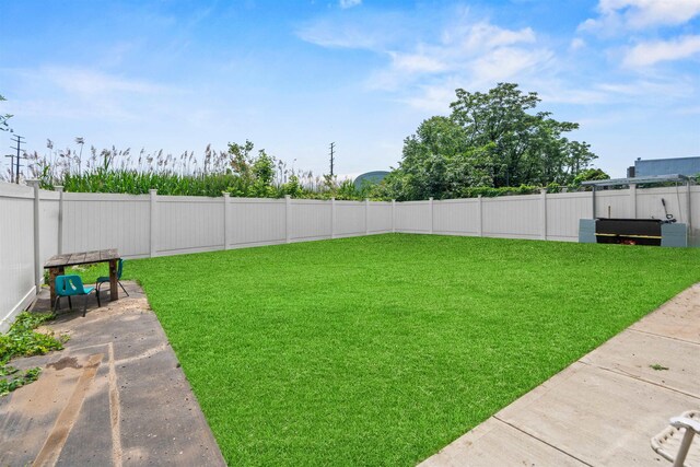 70 County Ave, Secaucus, NJ 07094 - view of yard