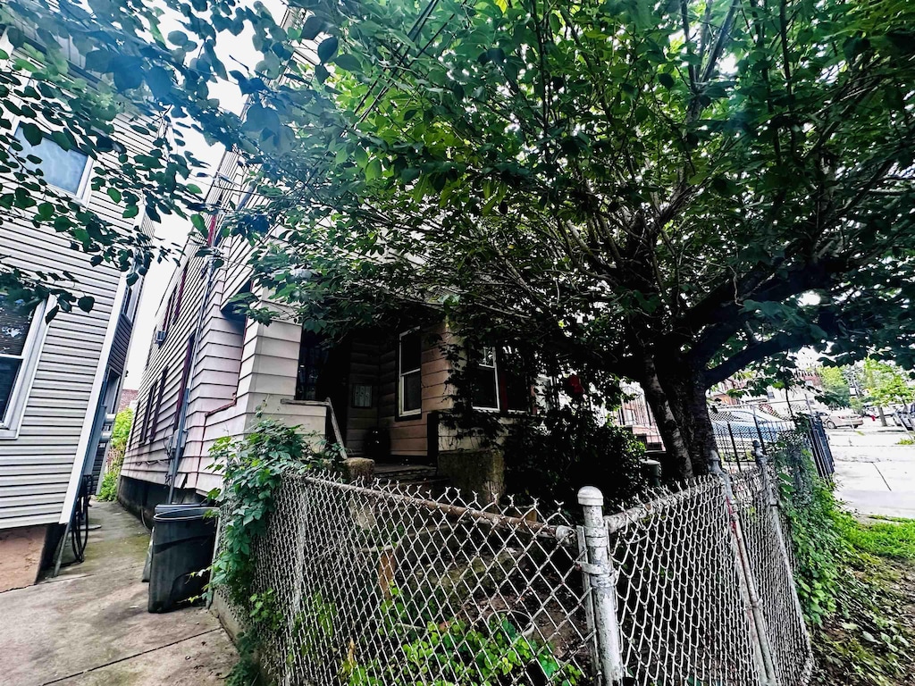 34 Cliff St, Jersey City, NJ 07306 - photo 1