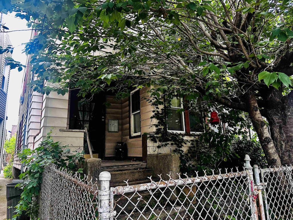 34 Cliff St, Jersey City, NJ 07306 - photo 2