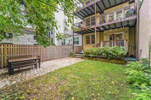 view of yard with a patio area