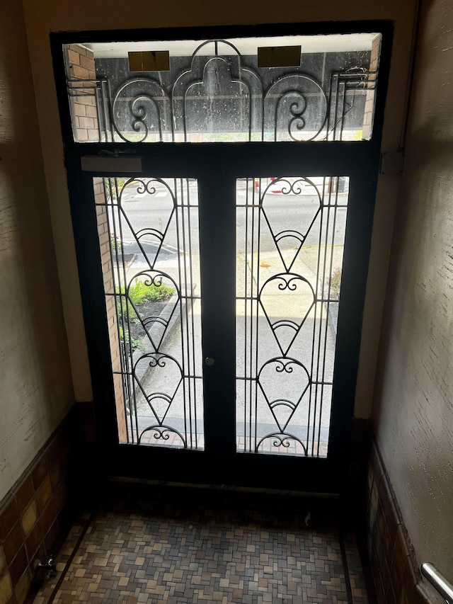 108 Palisade Ave Unit A5, Jersey City, NJ 07306 - detailed view of a gate