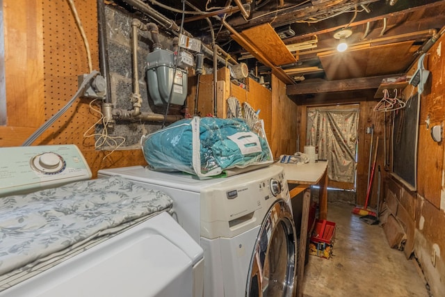 509 81st St, North Bergen, NJ 07047 - laundry area with washer and clothes dryer