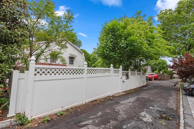 1208 River Rd, Edgewater, NJ 07020 - exterior space with fence