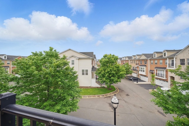 28 Creekside Ct Unit 28, Secaucus, NJ 07094 - exterior space featuring a residential view and street lights